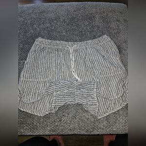 🌞Striped Black and White Shorts